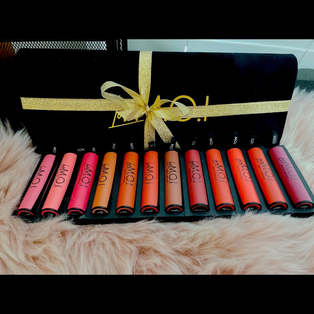 MOI Cosmetics set 12 lipstick loveMOI